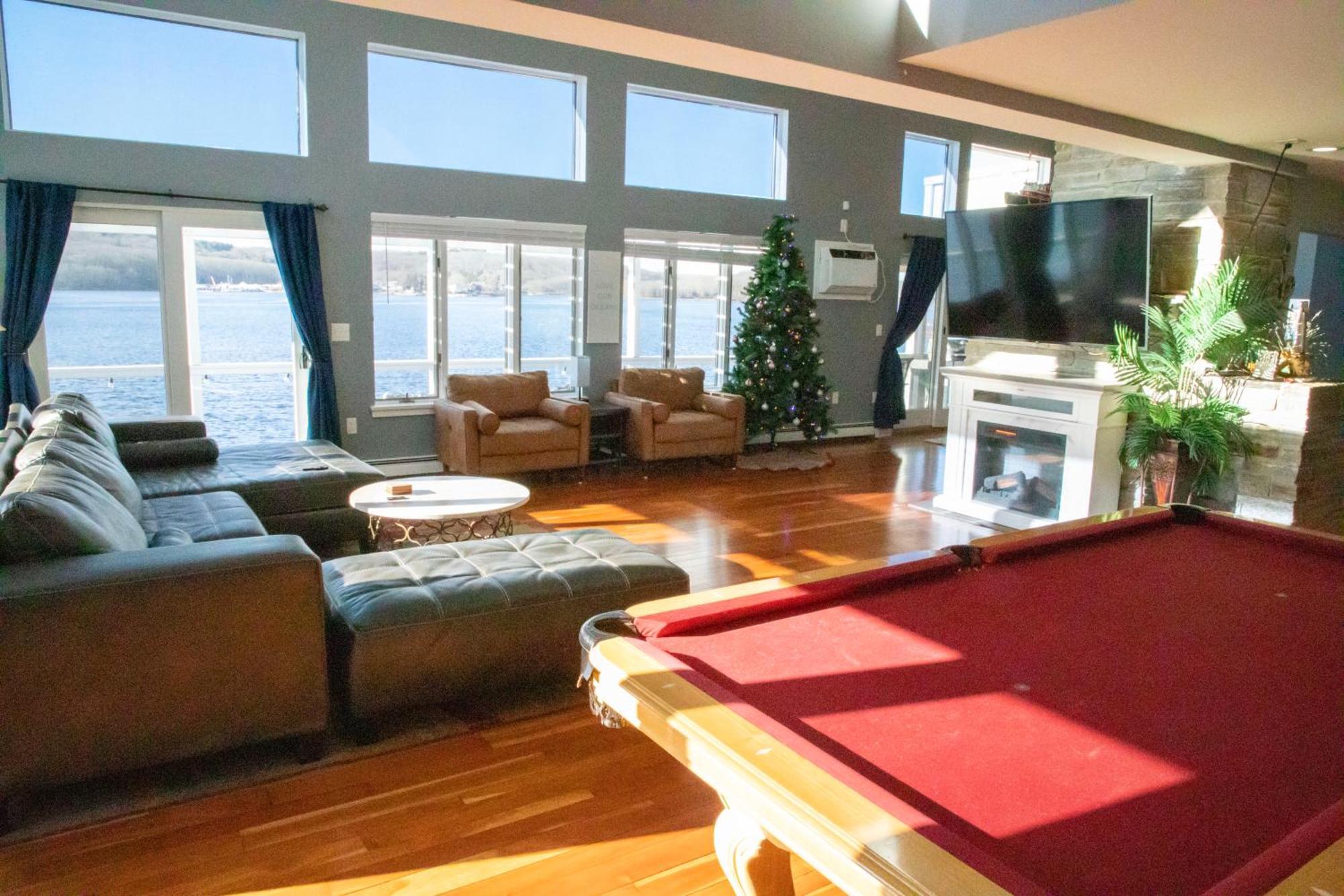 Spectacular With A Amazing Ocean - River View Groton
