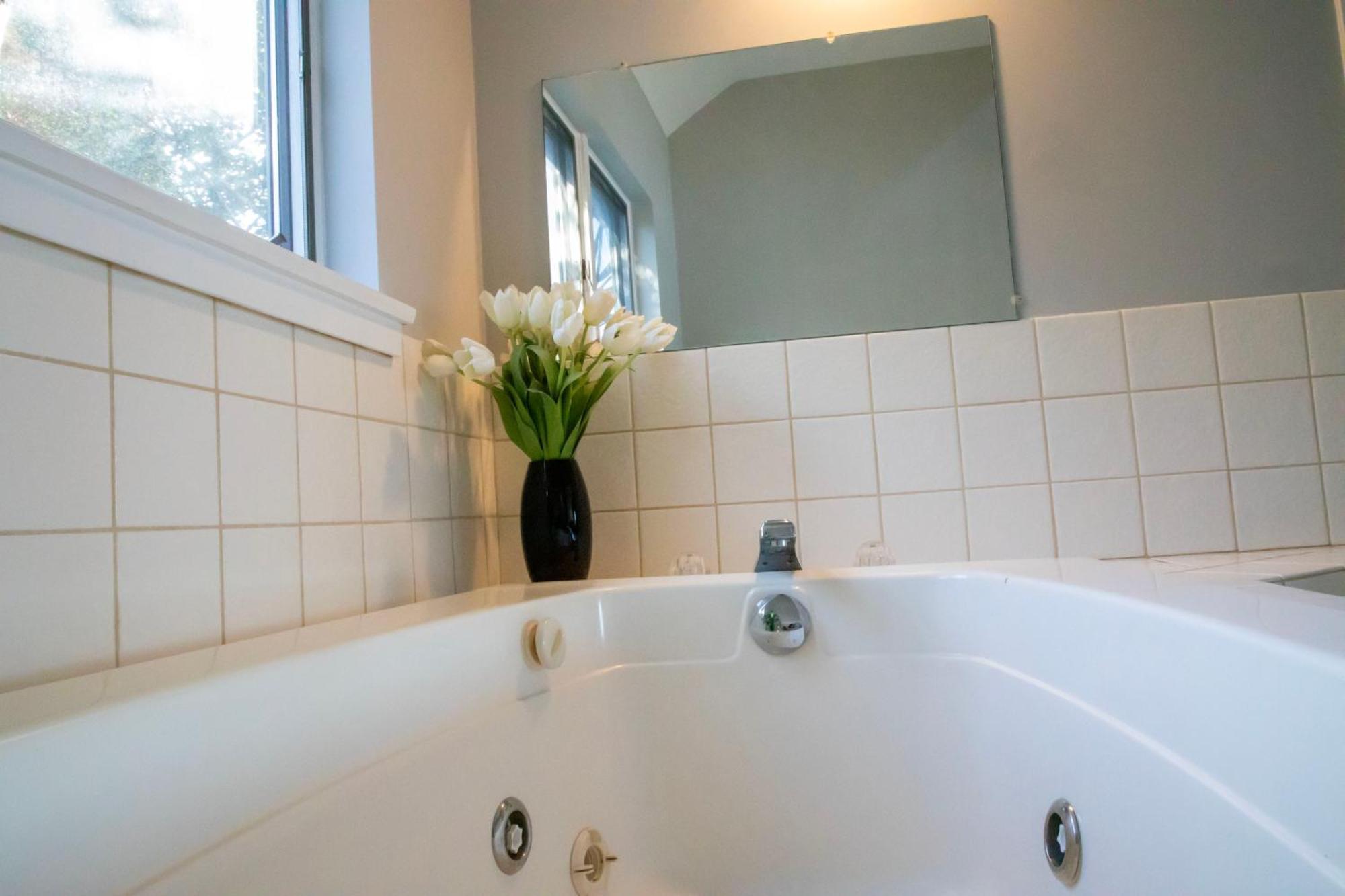 Spectacular With A Amazing Ocean - River View Holiday home Groton