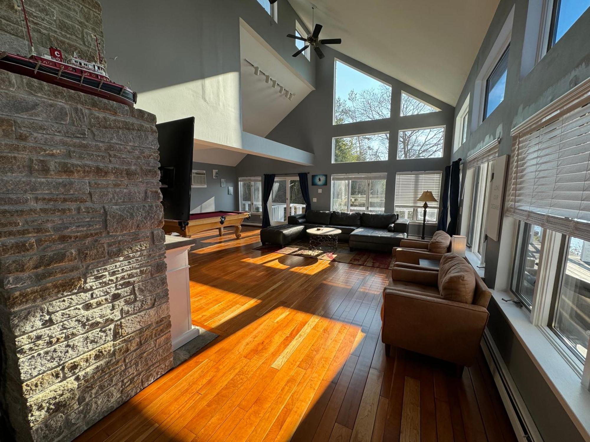 Spectacular With A Amazing Ocean - River View Groton